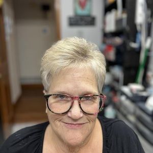 Meet your Posher, Nancy